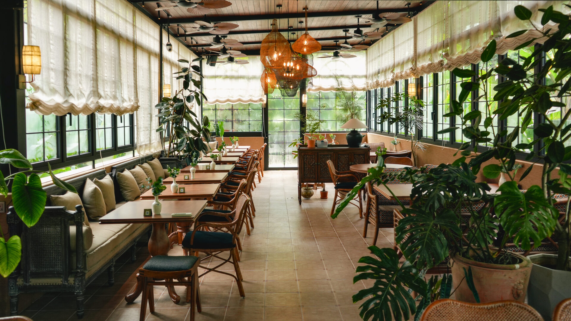 Dining at Tembusu